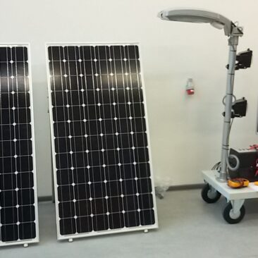 panele słoneczne w pracowni na Politechnice